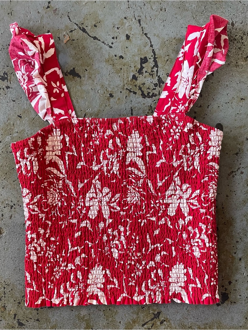 Old Navy Fitted Ruffle-Trim Smocked Floral Tank Top in Red Floral Print Size L